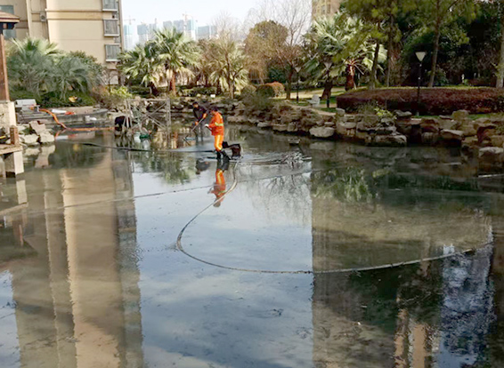 杨陵景观池淤泥清理